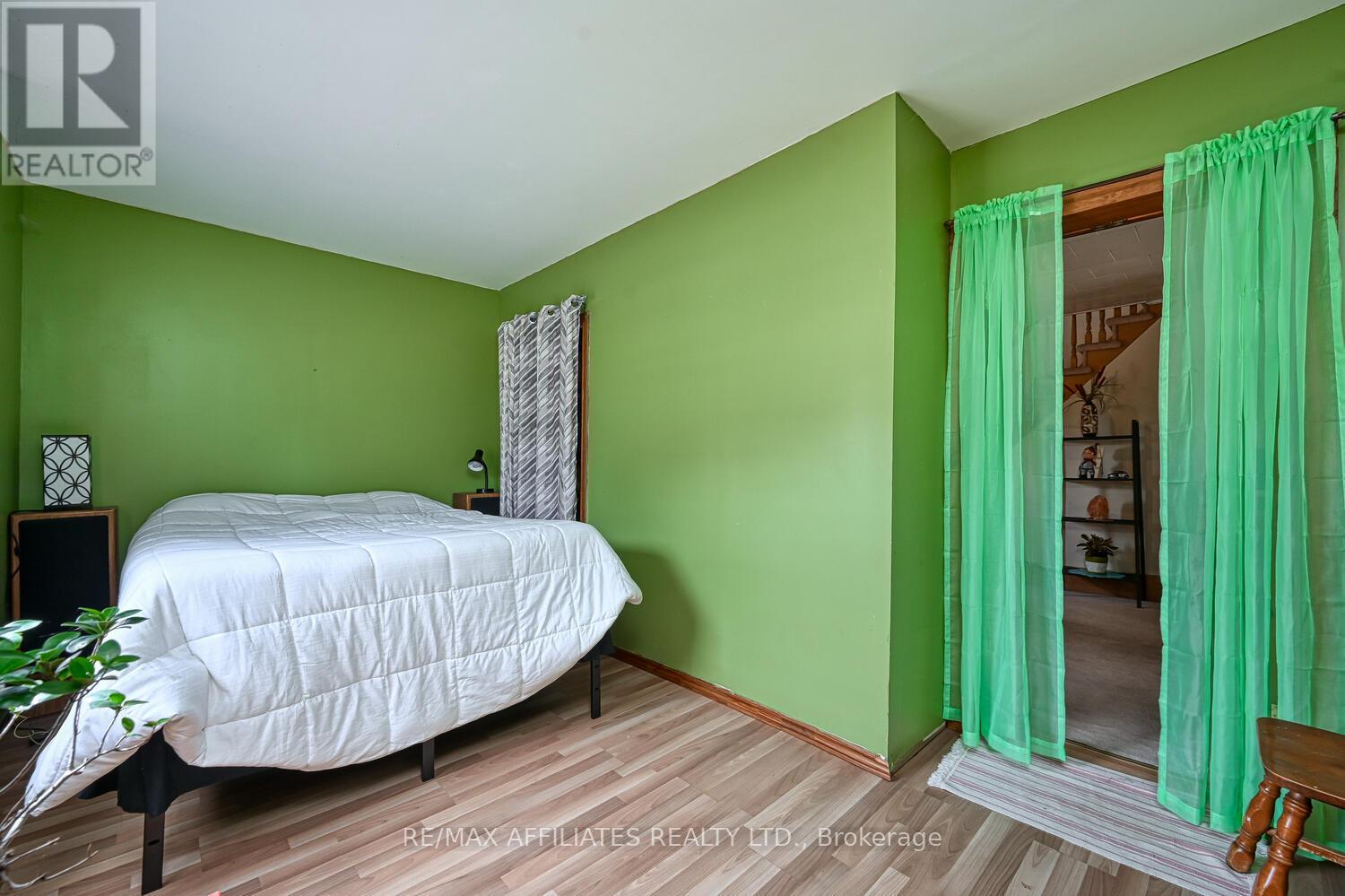 Photo 8 of 60 Chambers Street, Smiths Falls ON