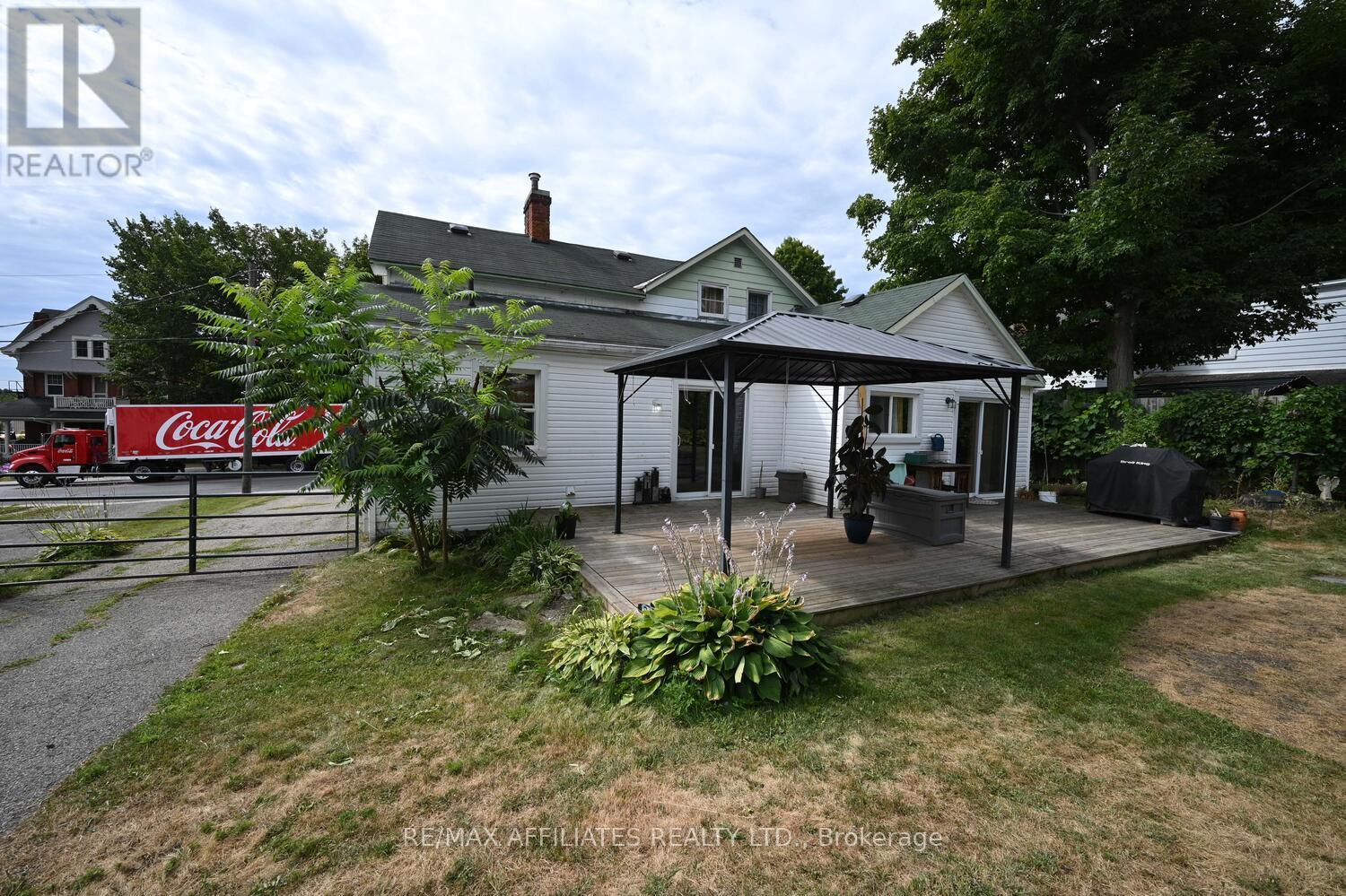 Photo 25 of 60 Chambers Street, Smiths Falls ON