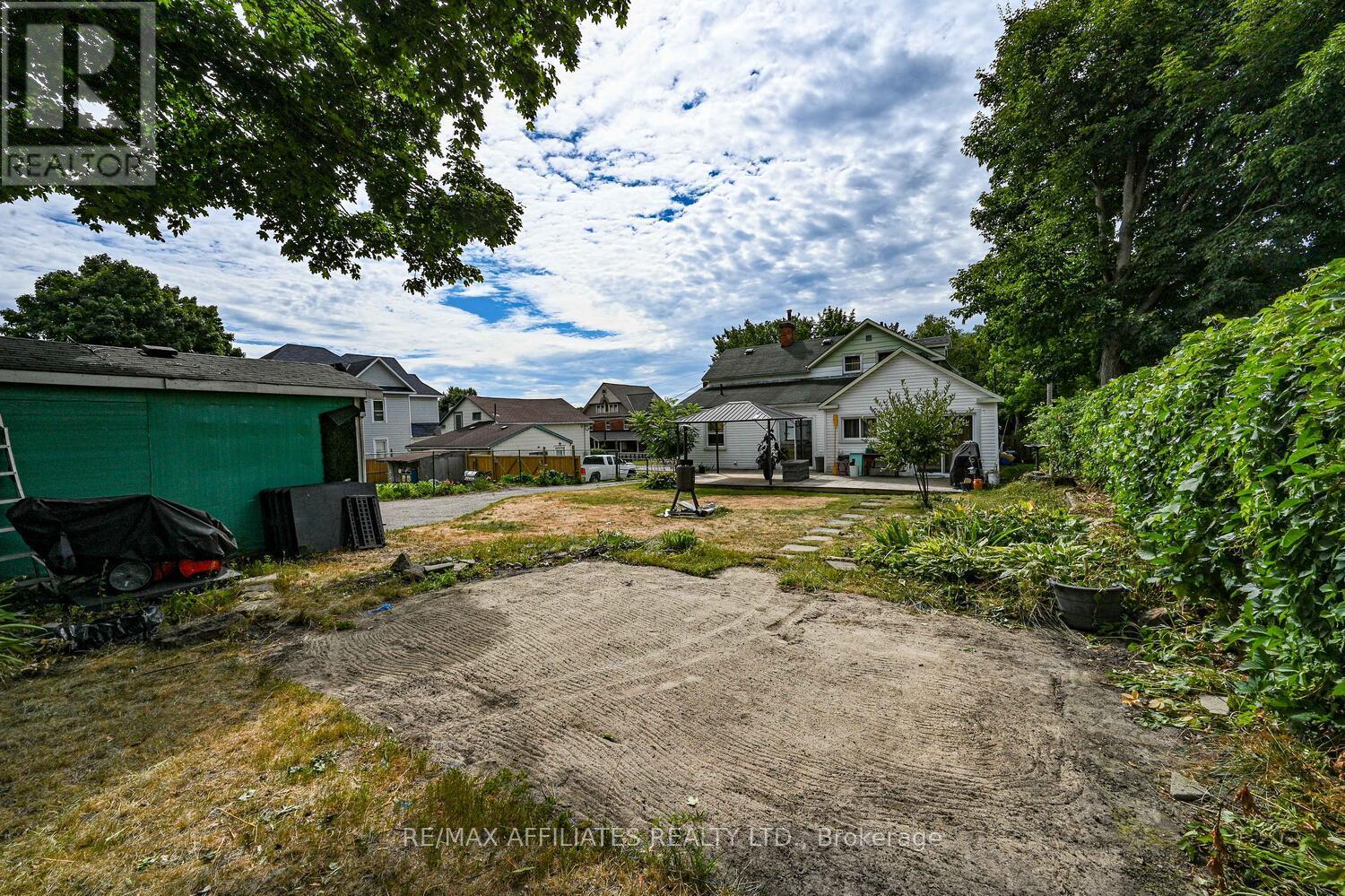 Photo 1 of 60 Chambers Street, Smiths Falls ON