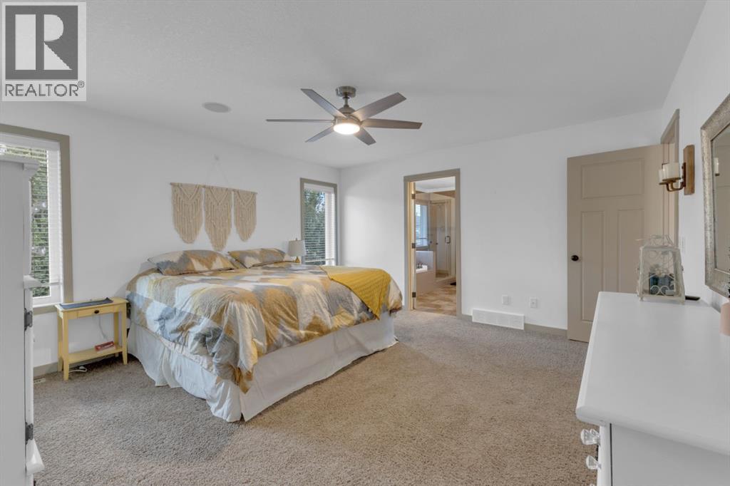 Photo 15 of 68 Sutherland Close, Red Deer AB