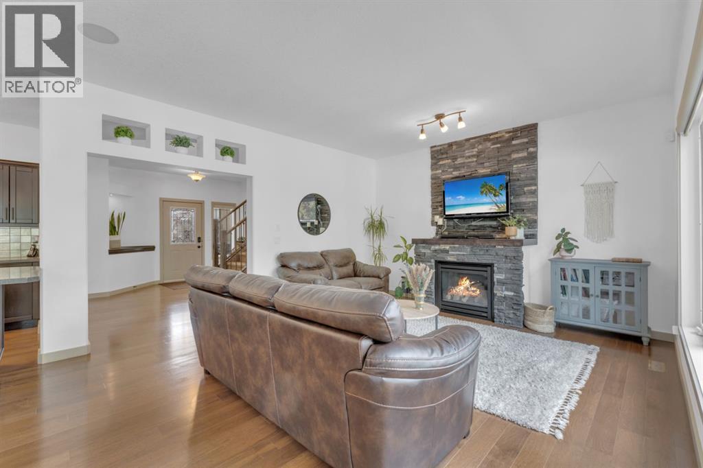 Photo 6 of 68 Sutherland Close, Red Deer AB