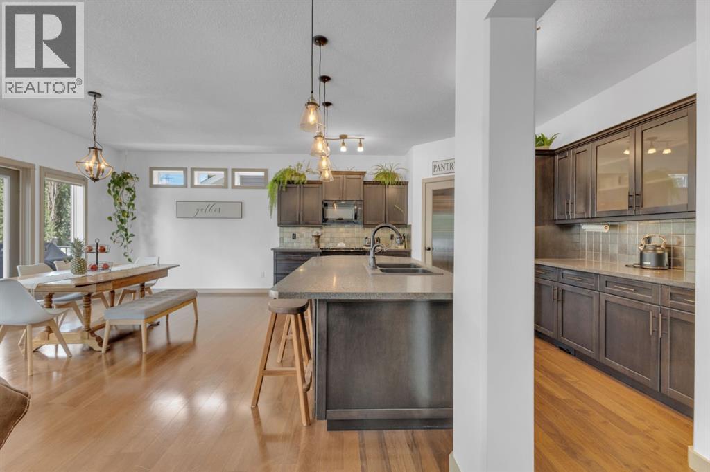 Photo 9 of 68 Sutherland Close, Red Deer AB