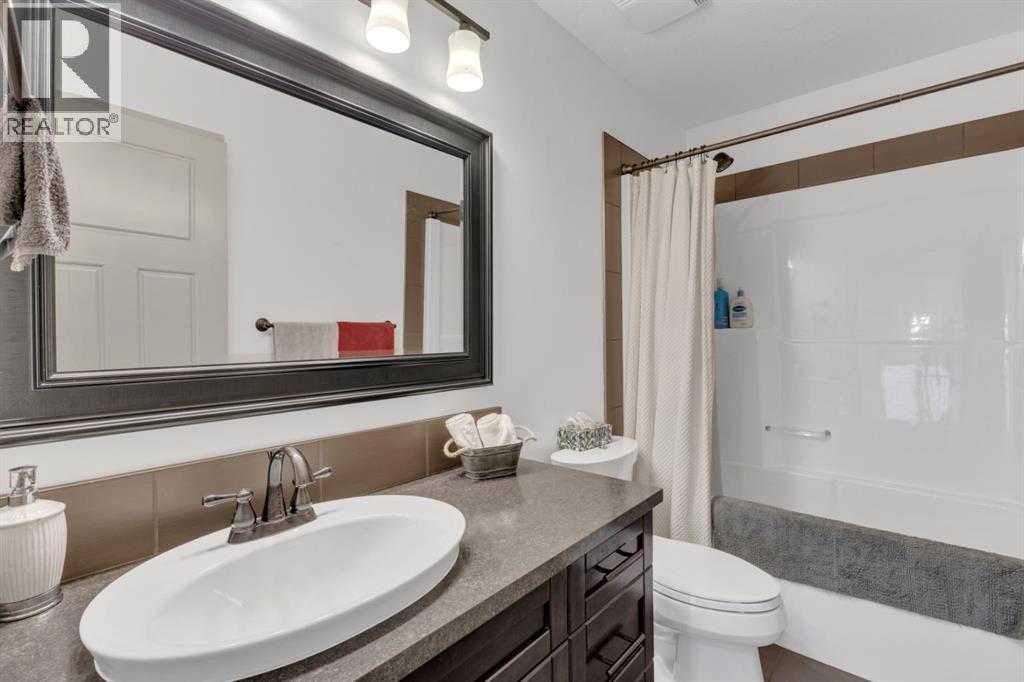 Photo 23 of 68 Sutherland Close, Red Deer AB