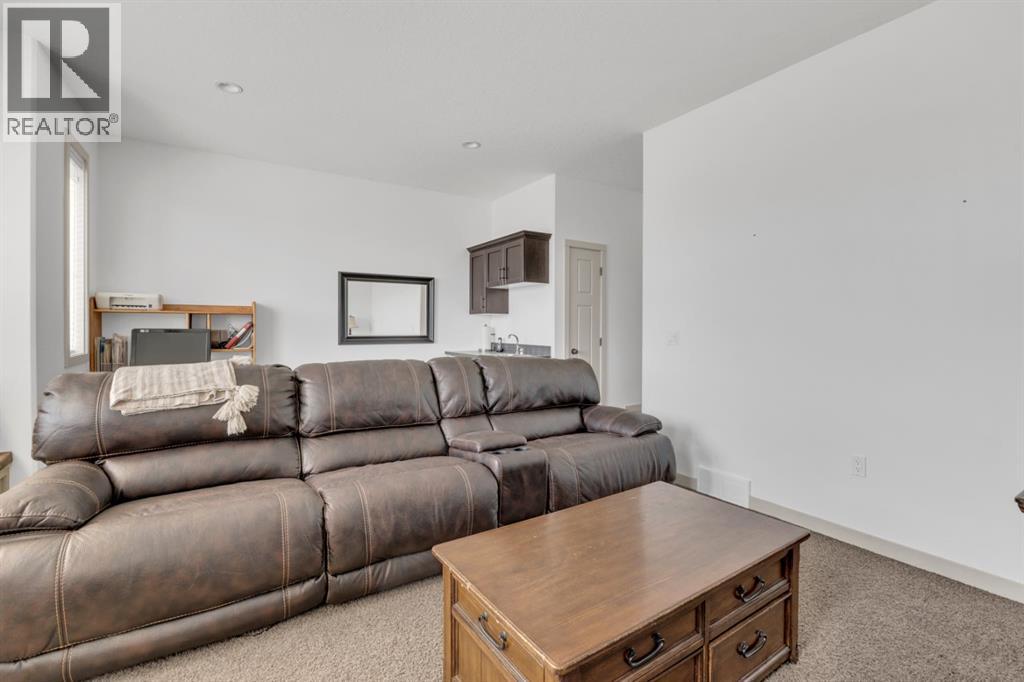 Photo 26 of 68 Sutherland Close, Red Deer AB