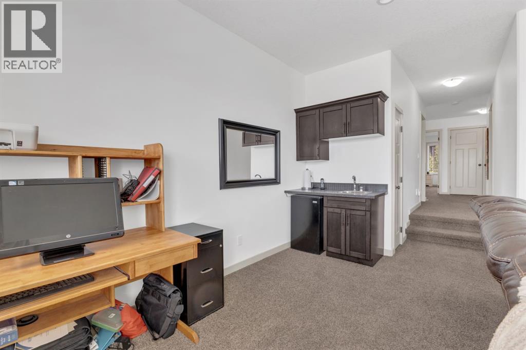 Photo 27 of 68 Sutherland Close, Red Deer AB