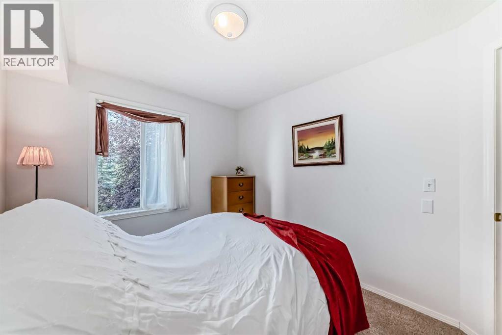 Single Family House for Sale in   Pinecliff Grove NE Pineridge Calgary 