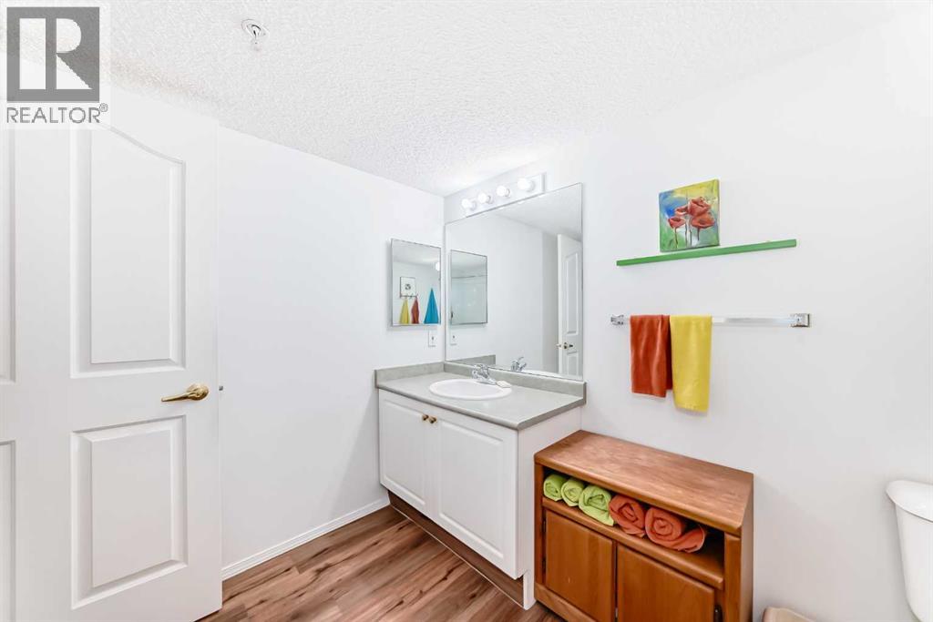 Single Family House for Sale in   Pinecliff Grove NE Pineridge Calgary 