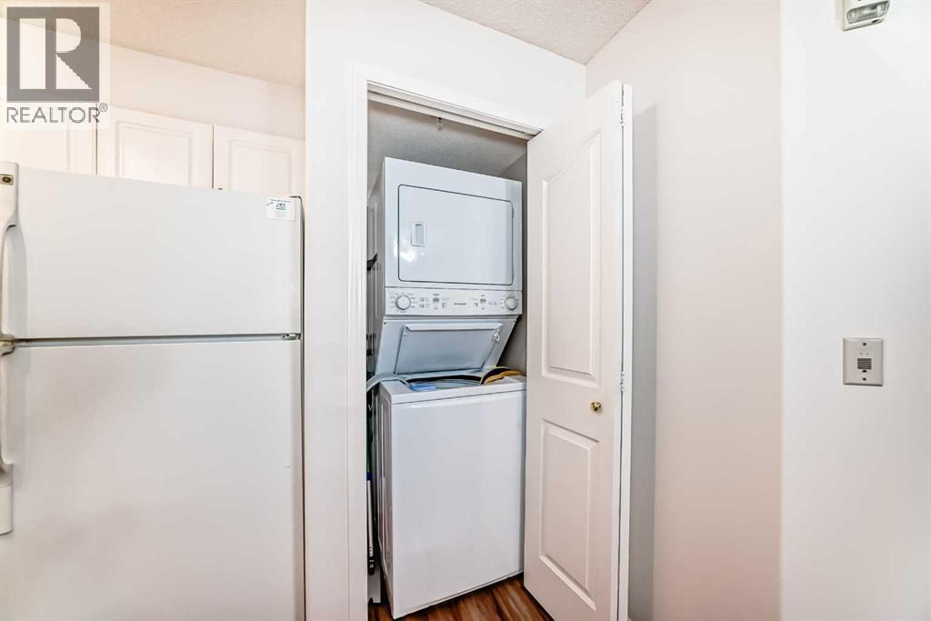 Single Family House for Sale in   Pinecliff Grove NE Pineridge Calgary 