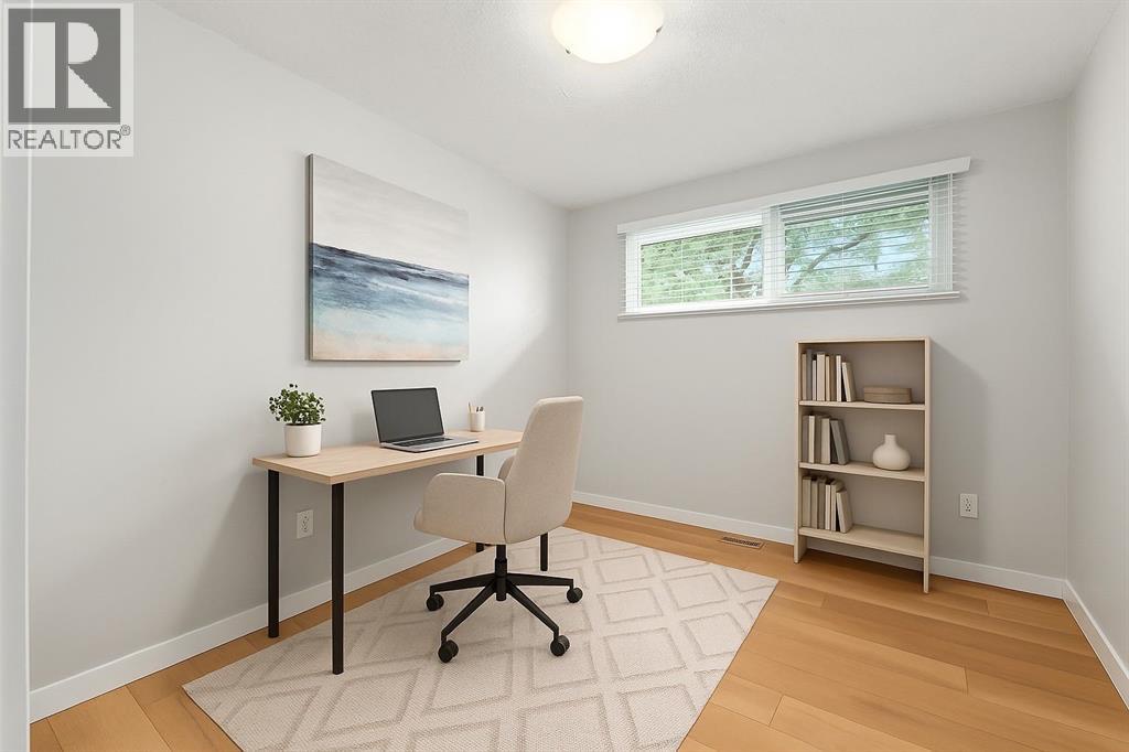 Photo 2 of 284 Acadia Drive Se, Calgary AB