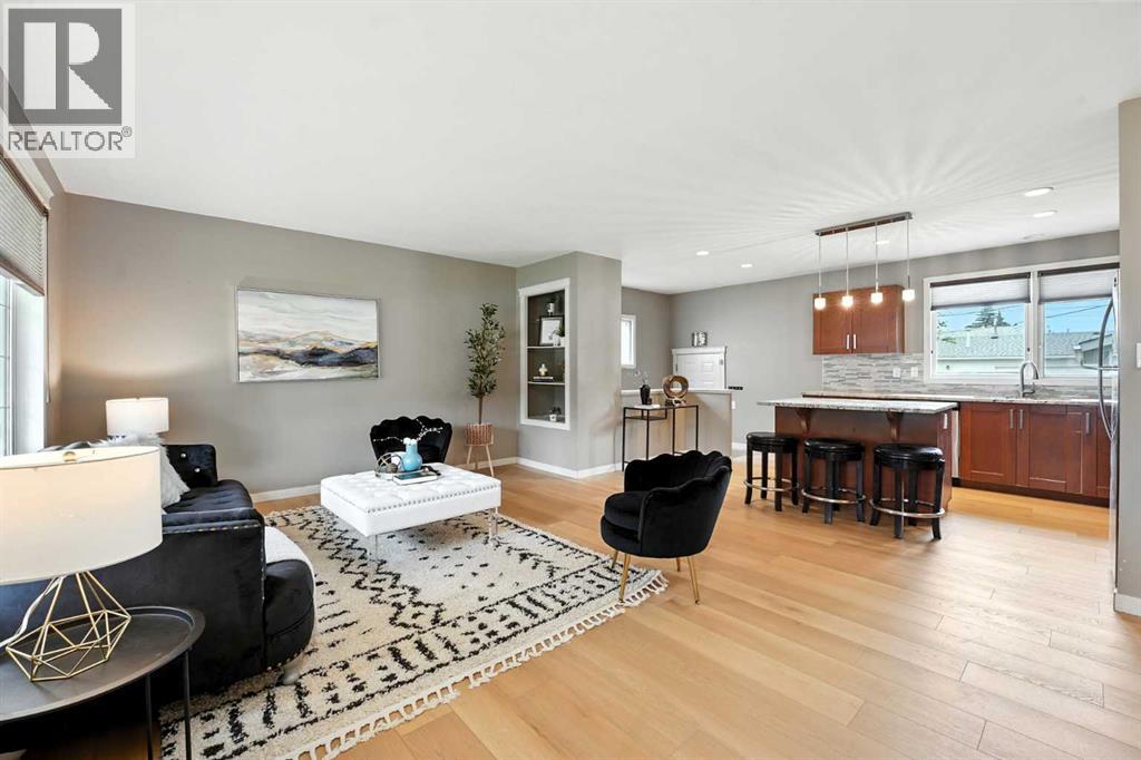Photo 13 of 284 Acadia Drive Se, Calgary AB
