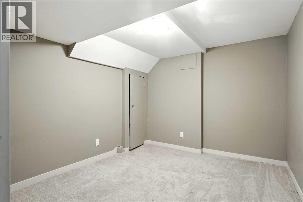 Photo 28 of 284 Acadia Drive Se, Calgary AB