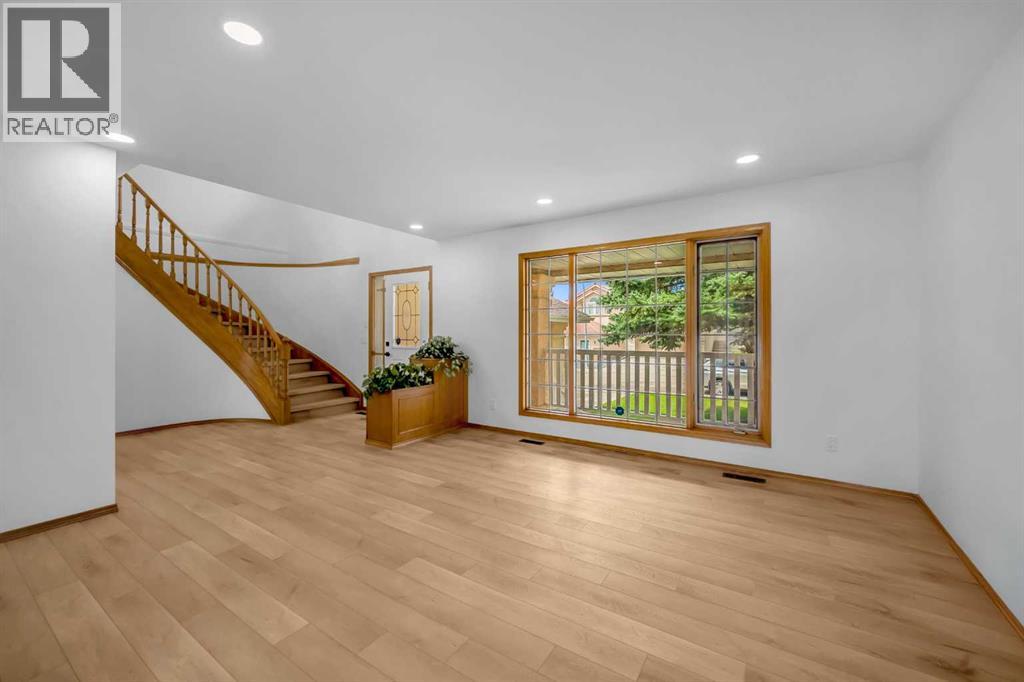 Single Family House for Sale in  Coral Shores Bay NE Coral Springs Calgary 