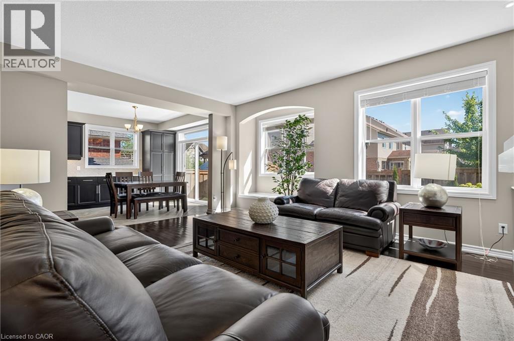 Photo 3 of 52 Tremaine Drive, Kitchener ON