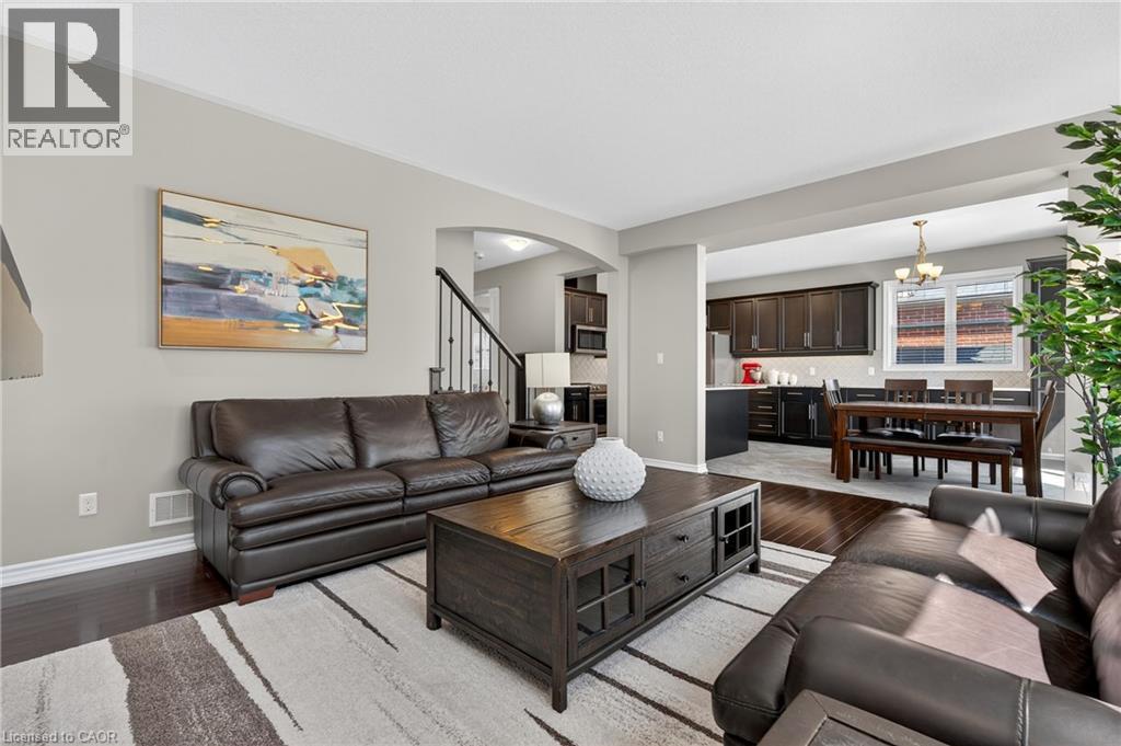 Photo 4 of 52 Tremaine Drive, Kitchener ON