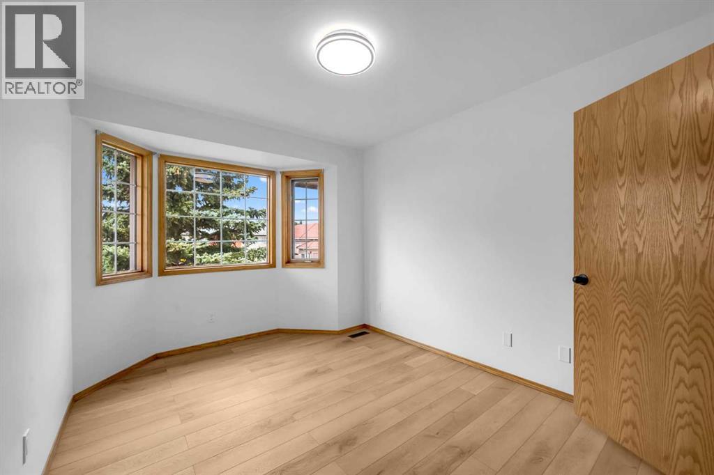 Single Family House for Sale in  Coral Shores Bay NE Coral Springs Calgary 