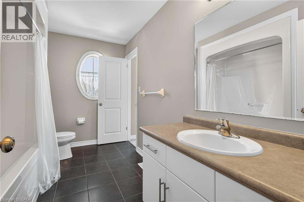 Photo 27 of 52 Tremaine Drive, Kitchener ON