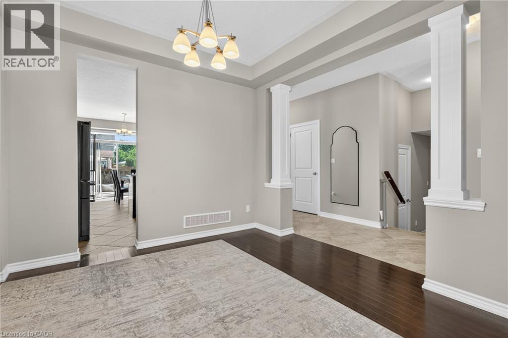 Photo 19 of 52 Tremaine Drive, Kitchener ON