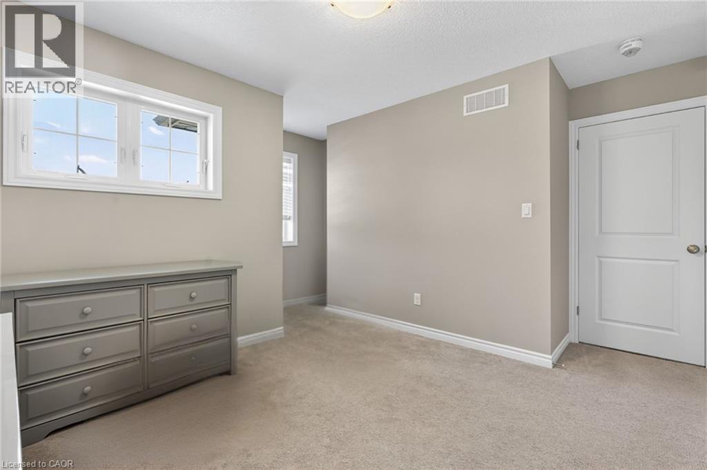 Photo 33 of 52 Tremaine Drive, Kitchener ON