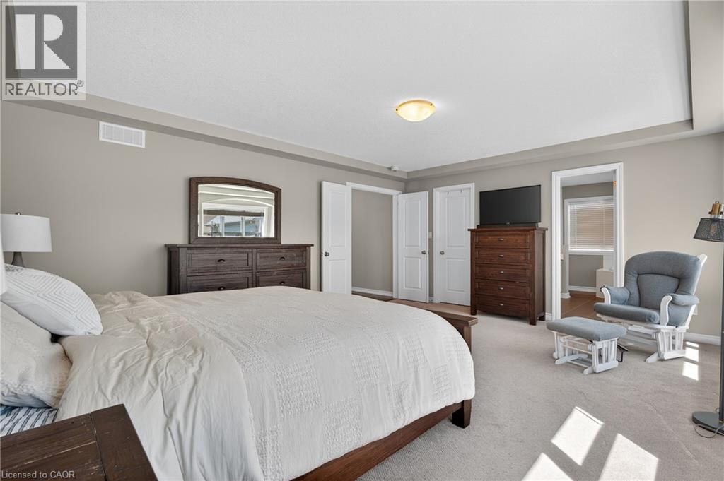 Photo 23 of 52 Tremaine Drive, Kitchener ON