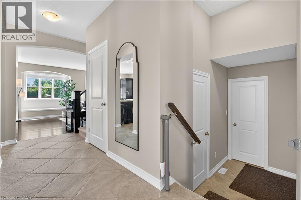 Photo 17 of 52 Tremaine Drive, Kitchener ON