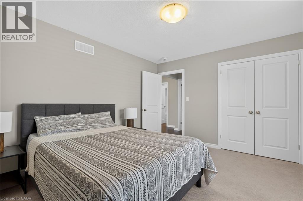 Photo 32 of 52 Tremaine Drive, Kitchener ON