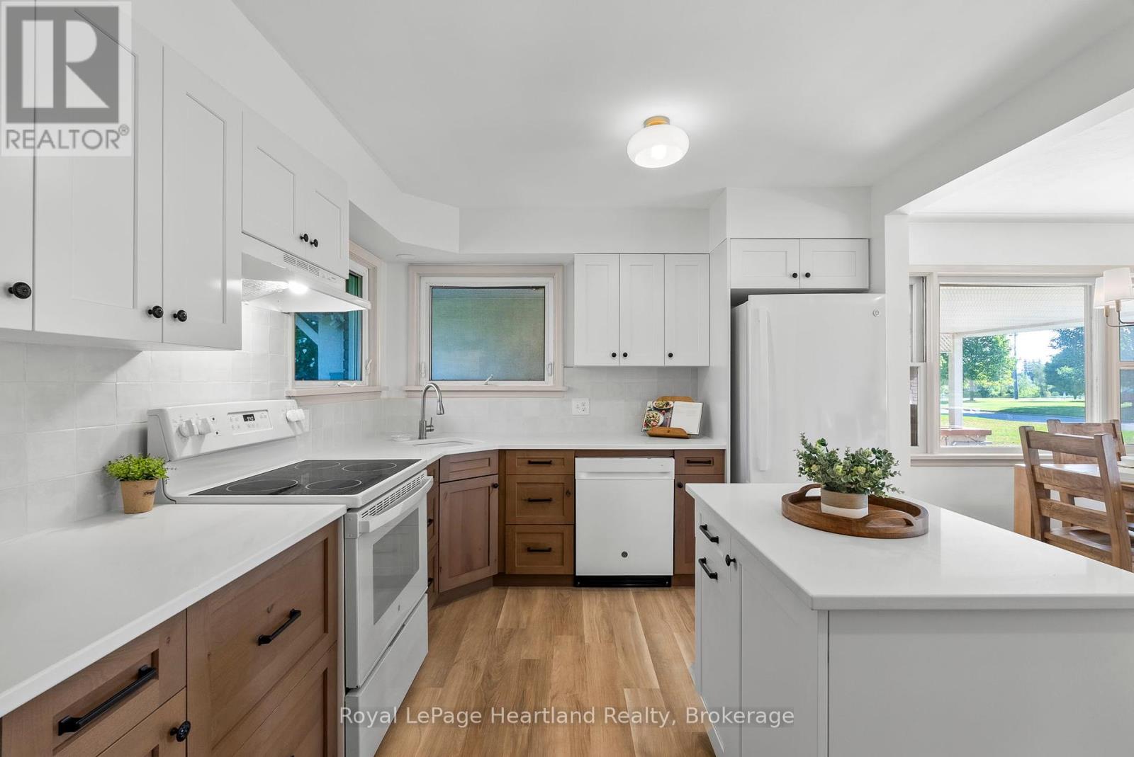 Photo 9 of 542 Angus Street, North Huron ON