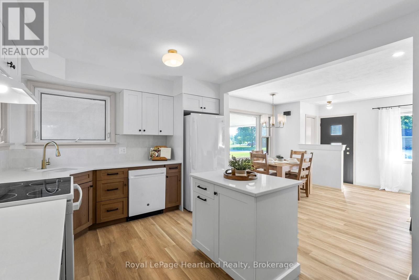 Photo 21 of 542 Angus Street, North Huron ON