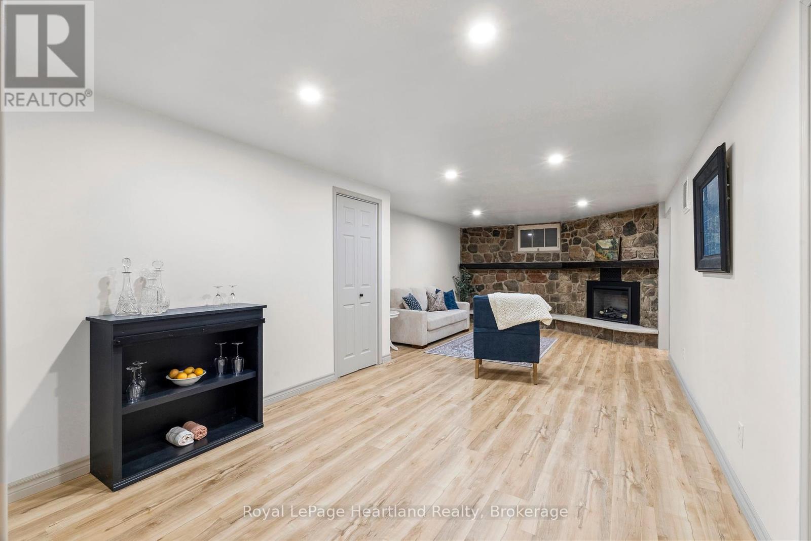 Photo 16 of 542 Angus Street, North Huron ON
