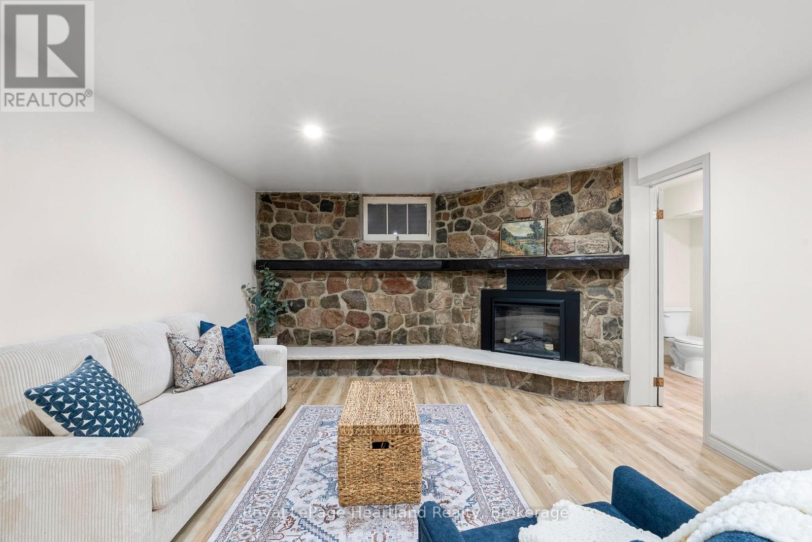 Photo 28 of 542 Angus Street, North Huron ON