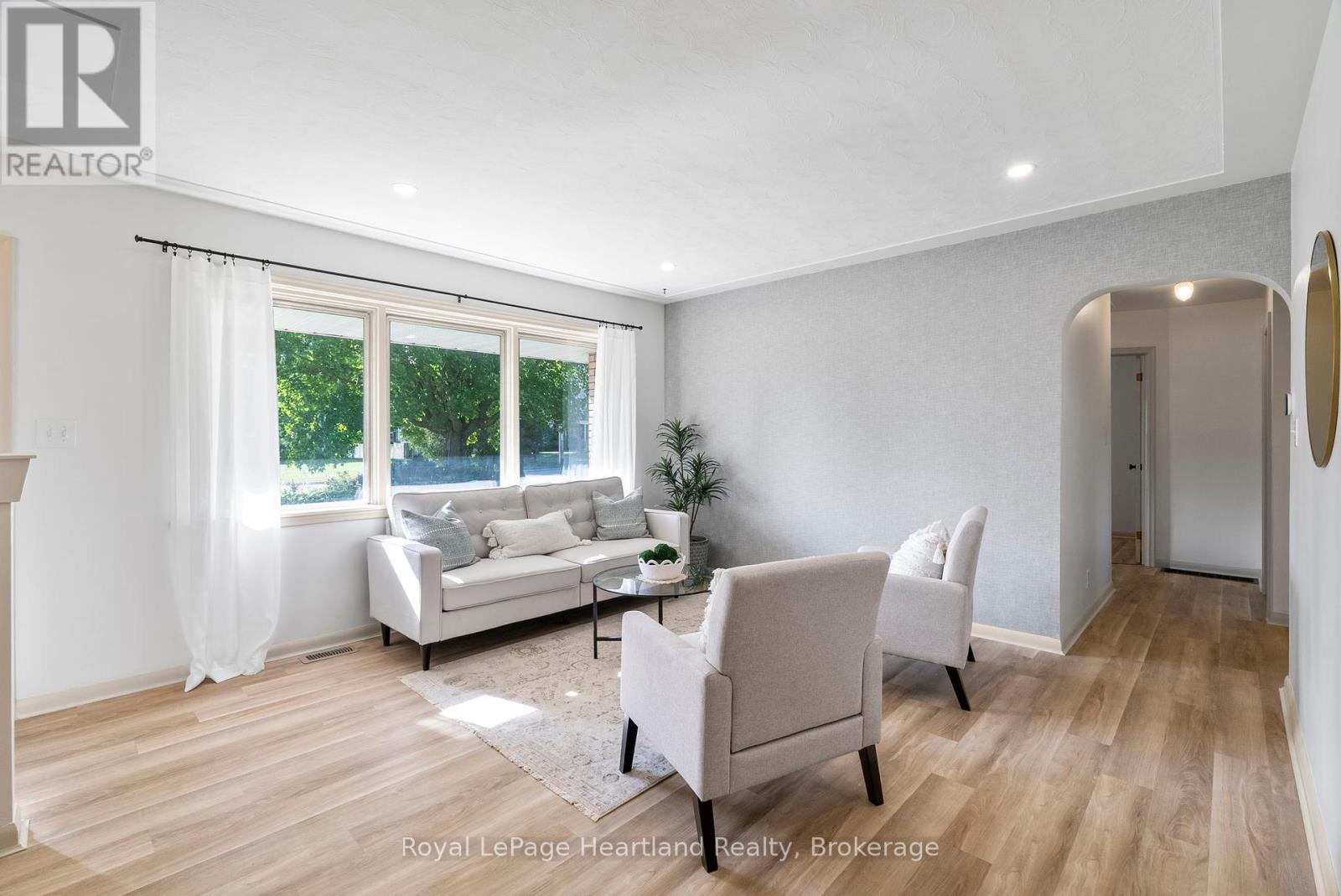 Photo 20 of 542 Angus Street, North Huron ON