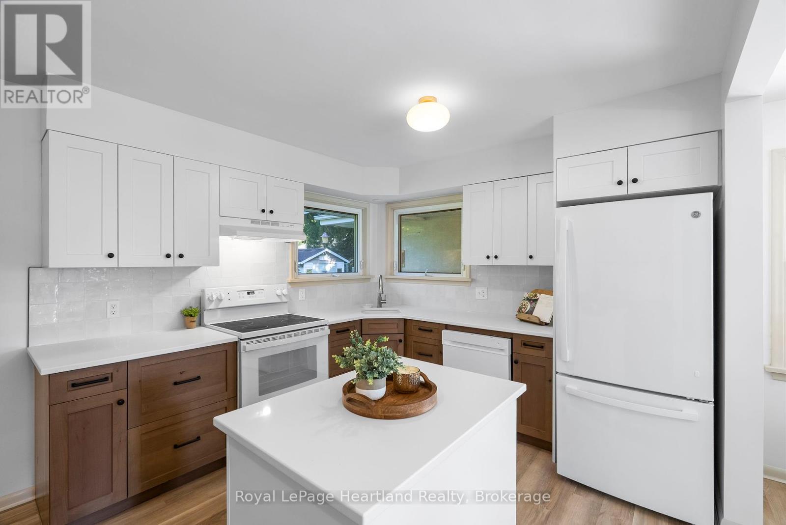 Photo 22 of 542 Angus Street, North Huron ON