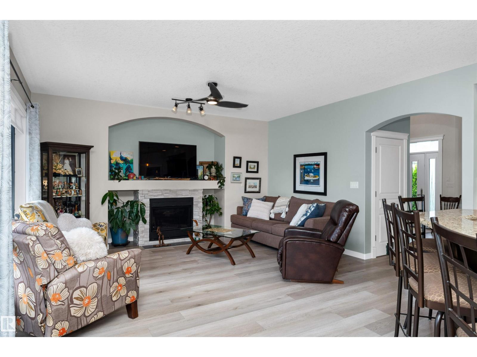 Photo 10 of 9123 210 St Nw, Edmonton AB