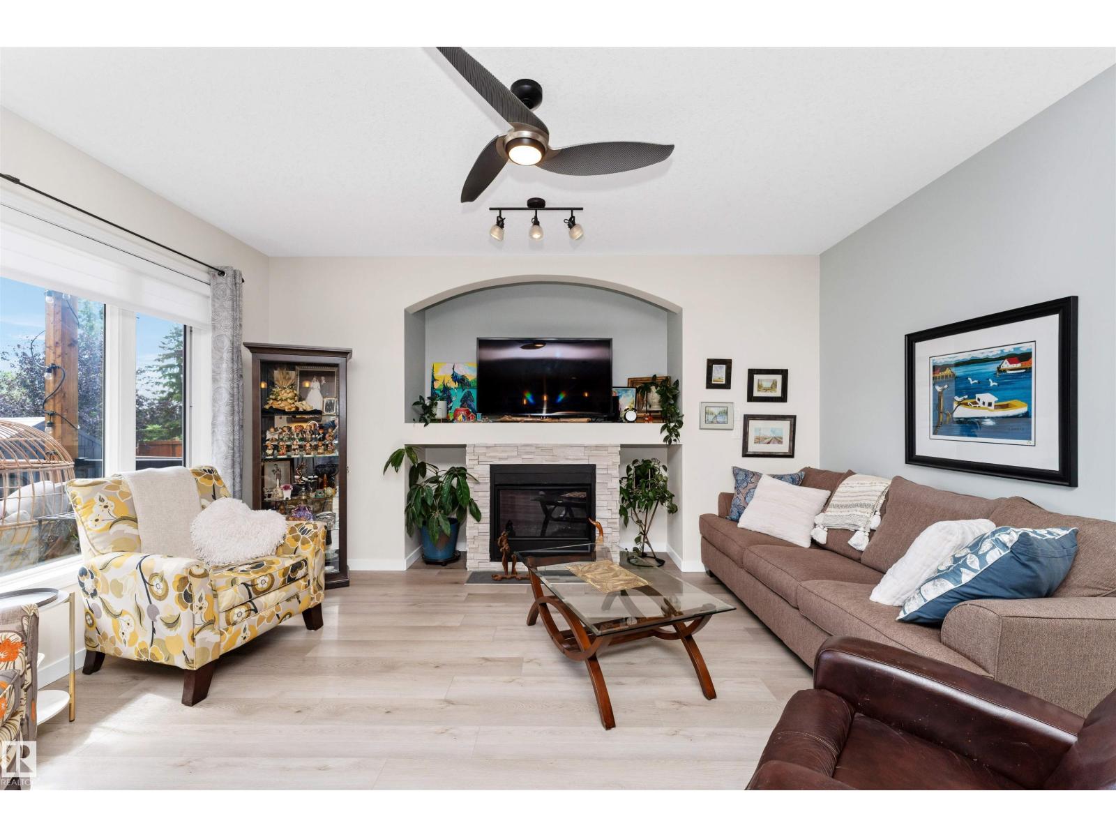 Photo 11 of 9123 210 St Nw, Edmonton AB