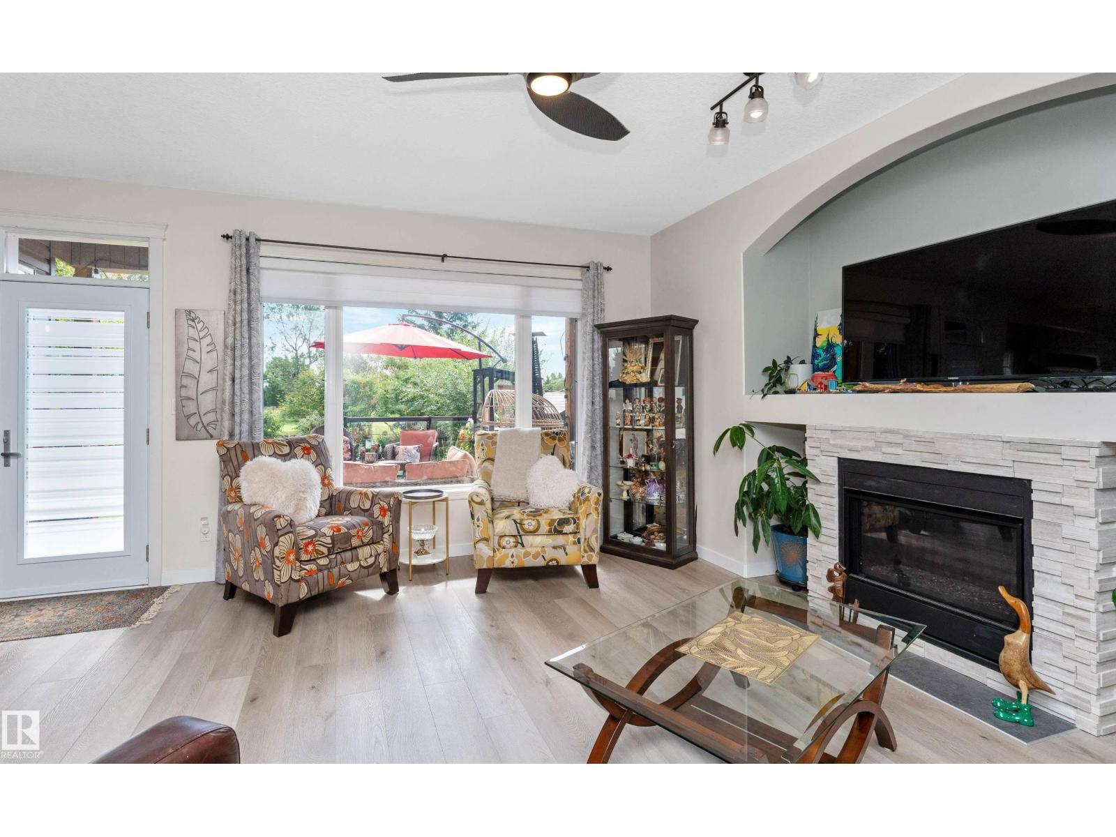 Photo 3 of 9123 210 St Nw, Edmonton AB