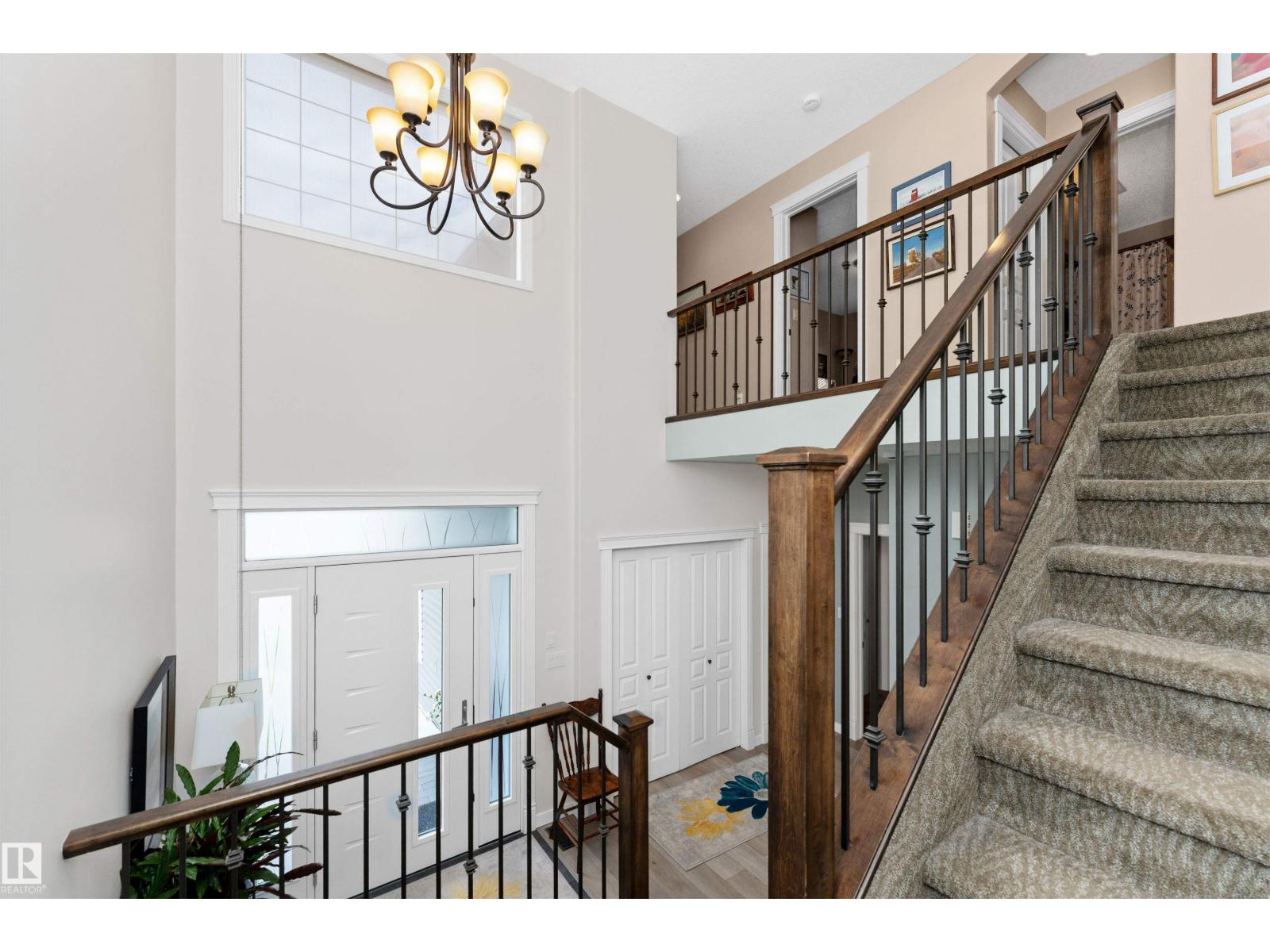 Photo 8 of 9123 210 St Nw, Edmonton AB
