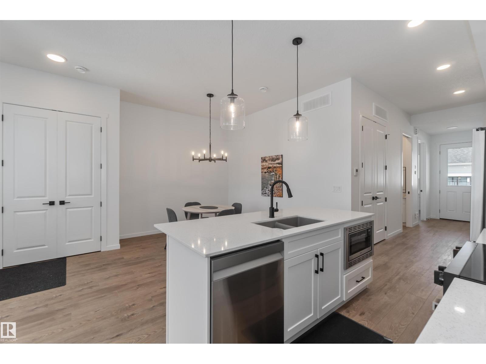 Photo 9 of 19 Deer Meadow Cr, Fort Saskatchewan AB