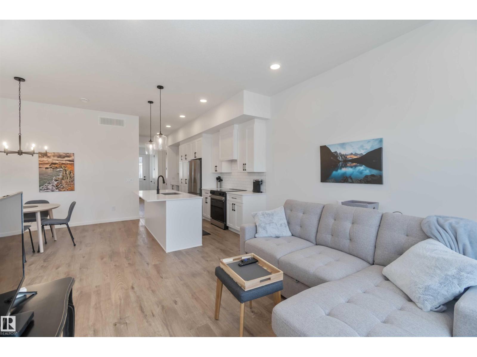 Photo 11 of 19 Deer Meadow Cr, Fort Saskatchewan AB
