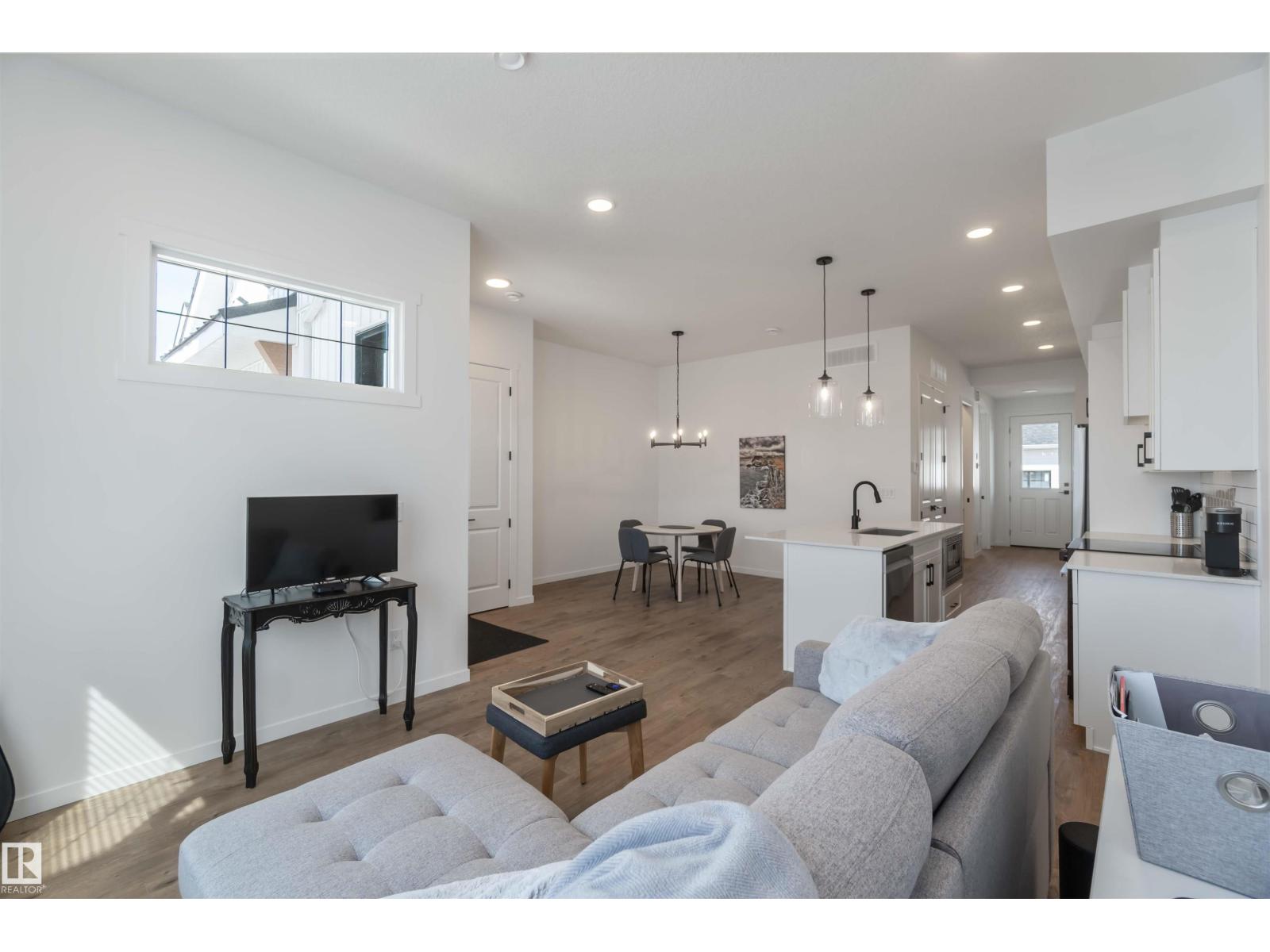 Photo 21 of 19 Deer Meadow Cr, Fort Saskatchewan AB