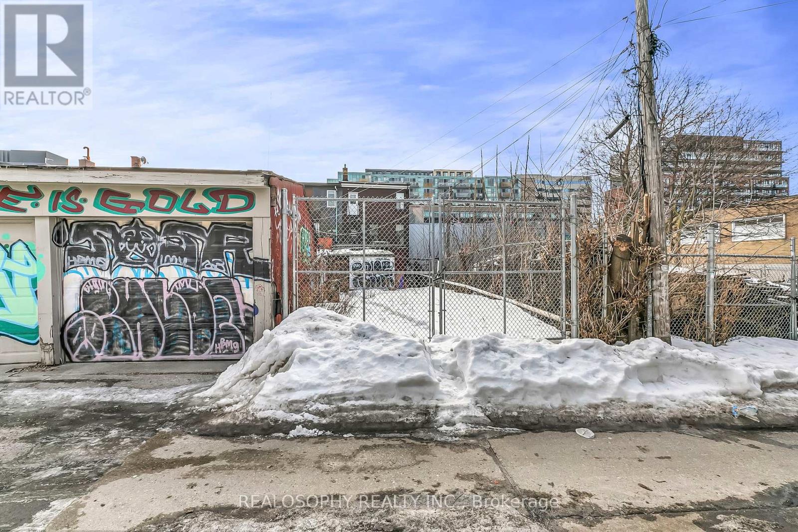 Photo 7 of 518 Queen Street W, Toronto ON