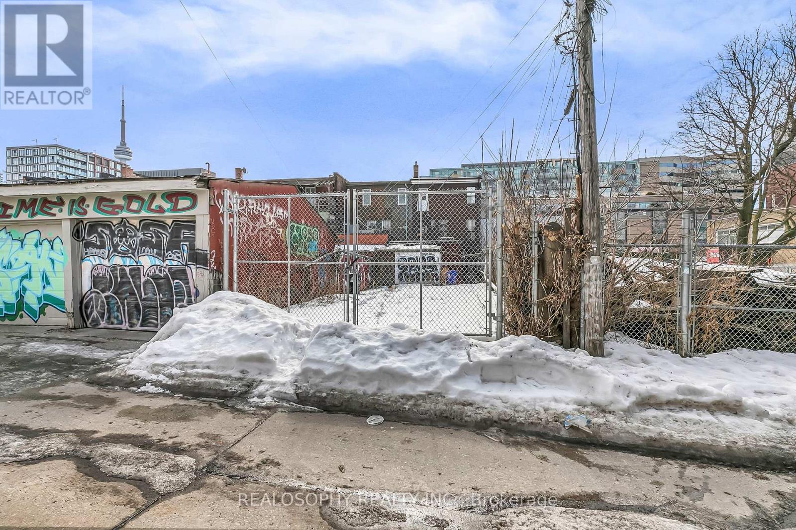 Photo 17 of 518 Queen Street W, Toronto ON