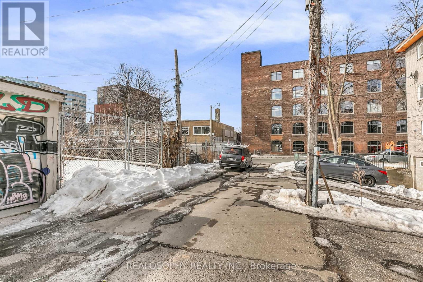 Photo 2 of 518 Queen Street W, Toronto ON