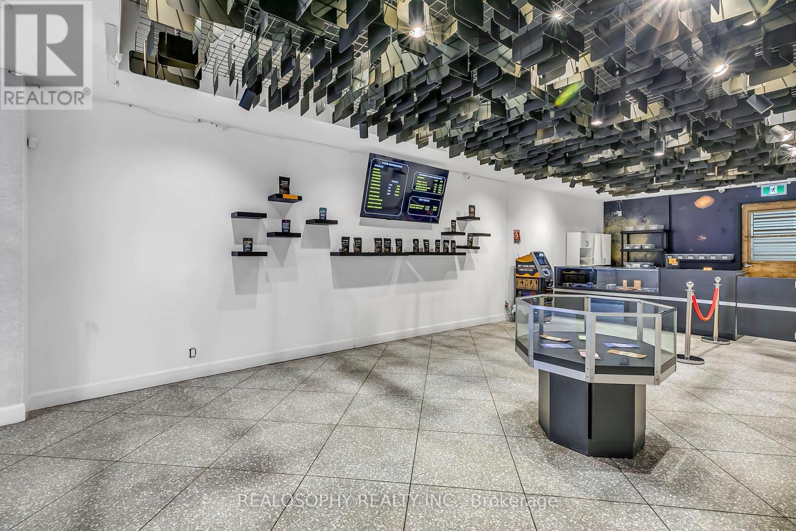 Photo 12 of 518 Queen Street W, Toronto ON