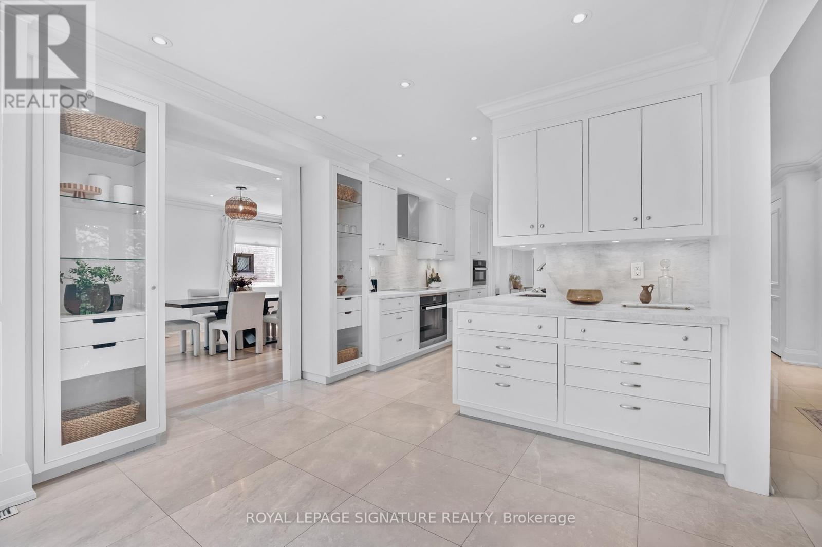 Photo 11 of 51 Coldstream Avenue, Toronto ON