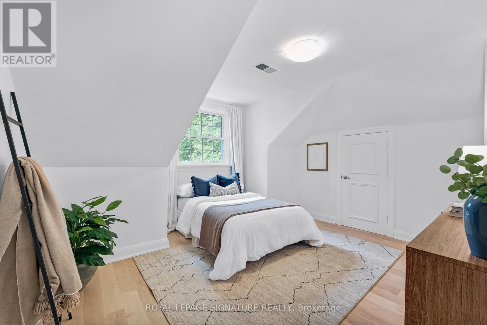 Photo 24 of 51 Coldstream Avenue, Toronto ON