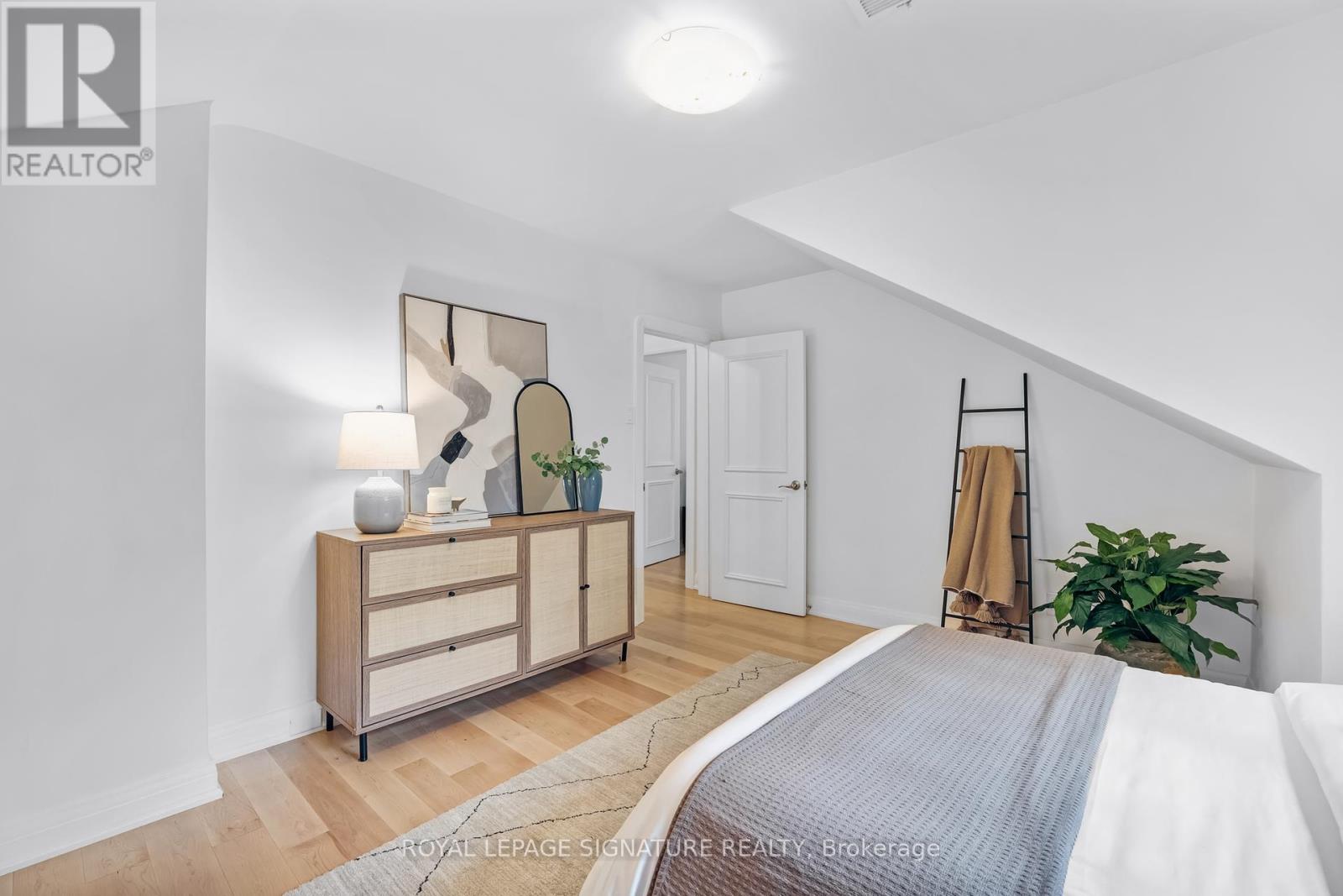 Photo 25 of 51 Coldstream Avenue, Toronto ON