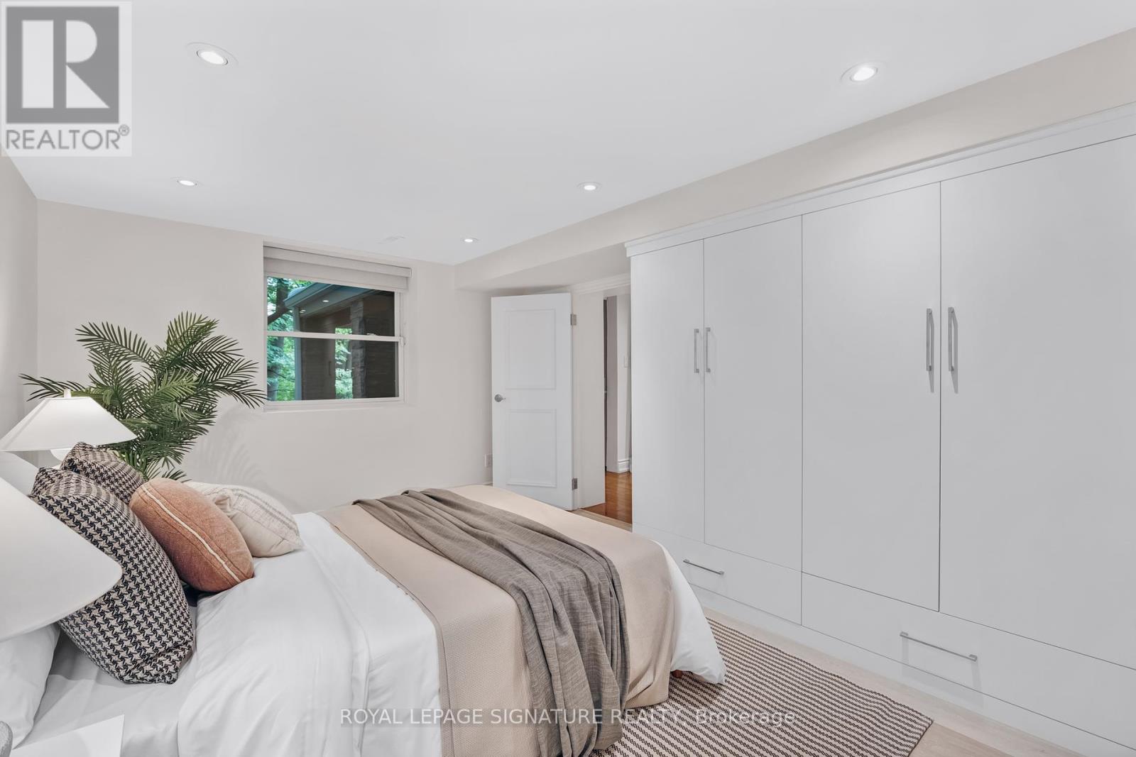 Photo 29 of 51 Coldstream Avenue, Toronto ON