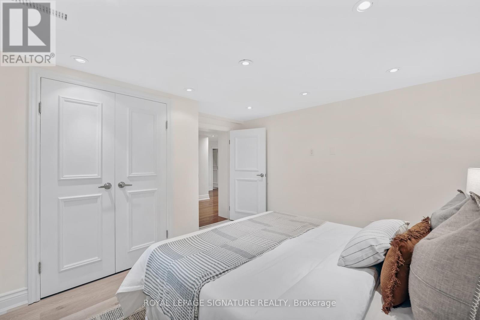 Photo 32 of 51 Coldstream Avenue, Toronto ON