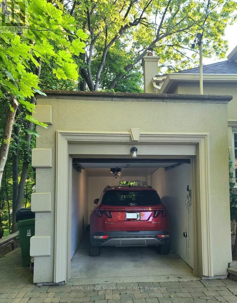 Photo 44 of 51 Coldstream Avenue, Toronto ON