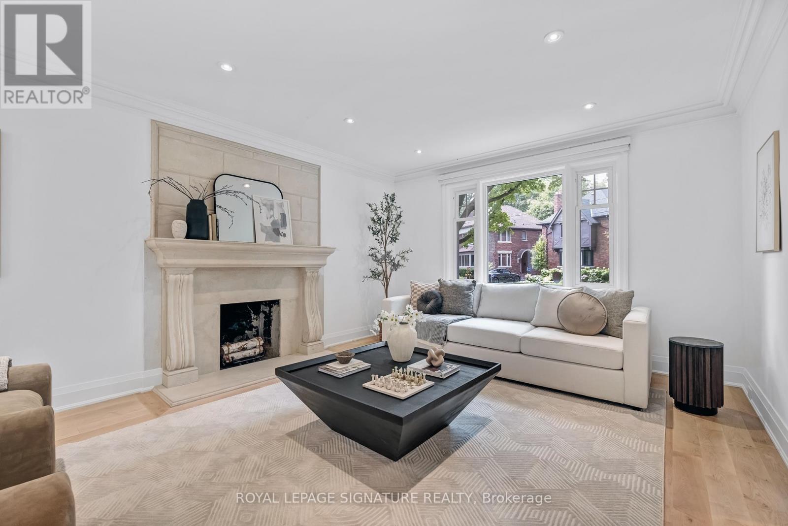 Photo 7 of 51 Coldstream Avenue, Toronto ON