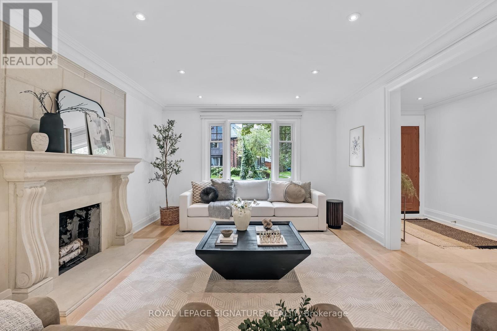Photo 8 of 51 Coldstream Avenue, Toronto ON